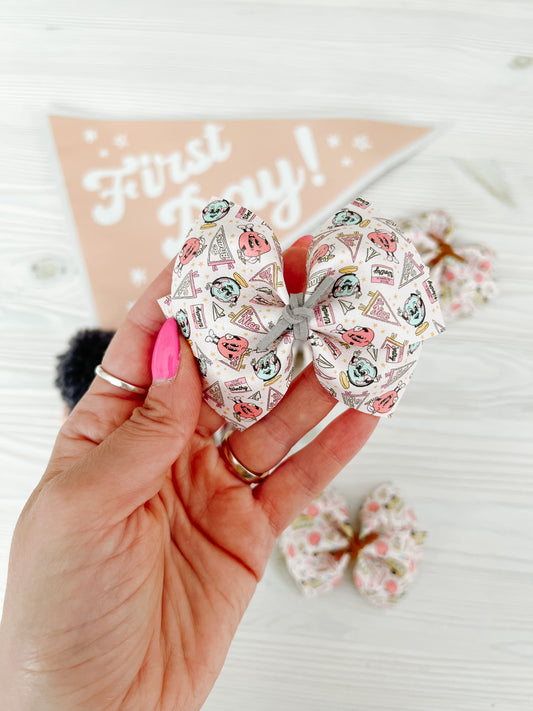 School Apples & Globes / faux leather bow